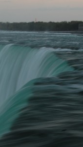 02-niagara-side